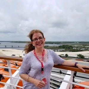 Meet your Posher, Linda